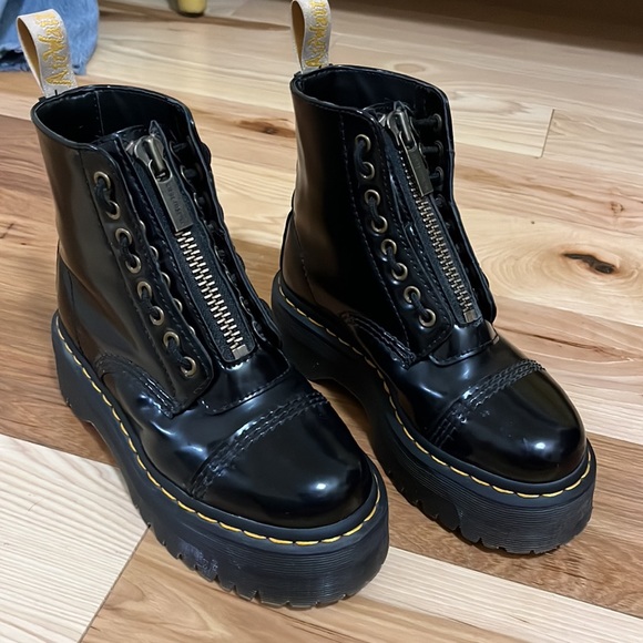 Doc Marten Vegan leather Sinclair platforms - Picture 8 of 9